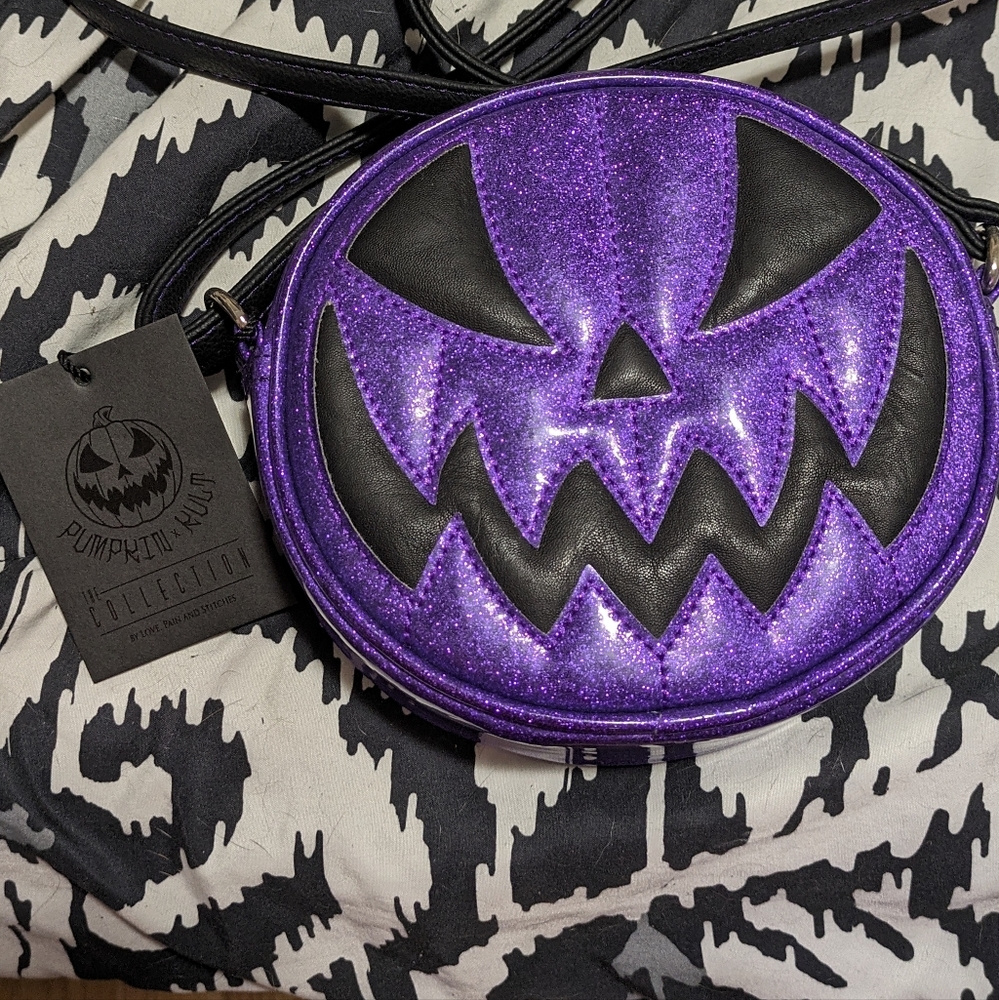 Love pain and stitches bag